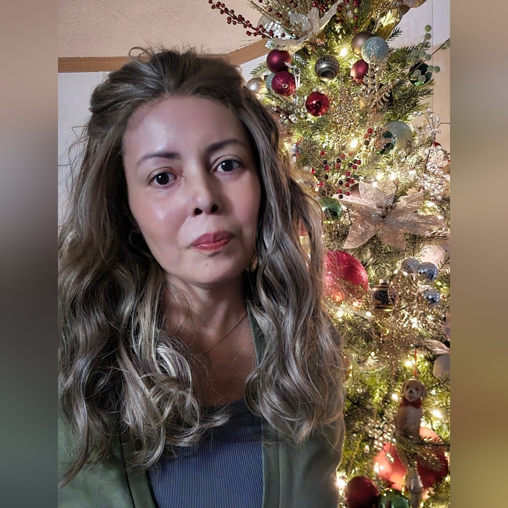 Chelsey Smith Crowns Carry (Heavy Highlights)  (Modified) - Picture 2 of 14